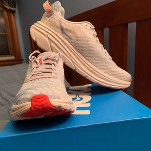 W Rincon Size 8.5 Hoka One One